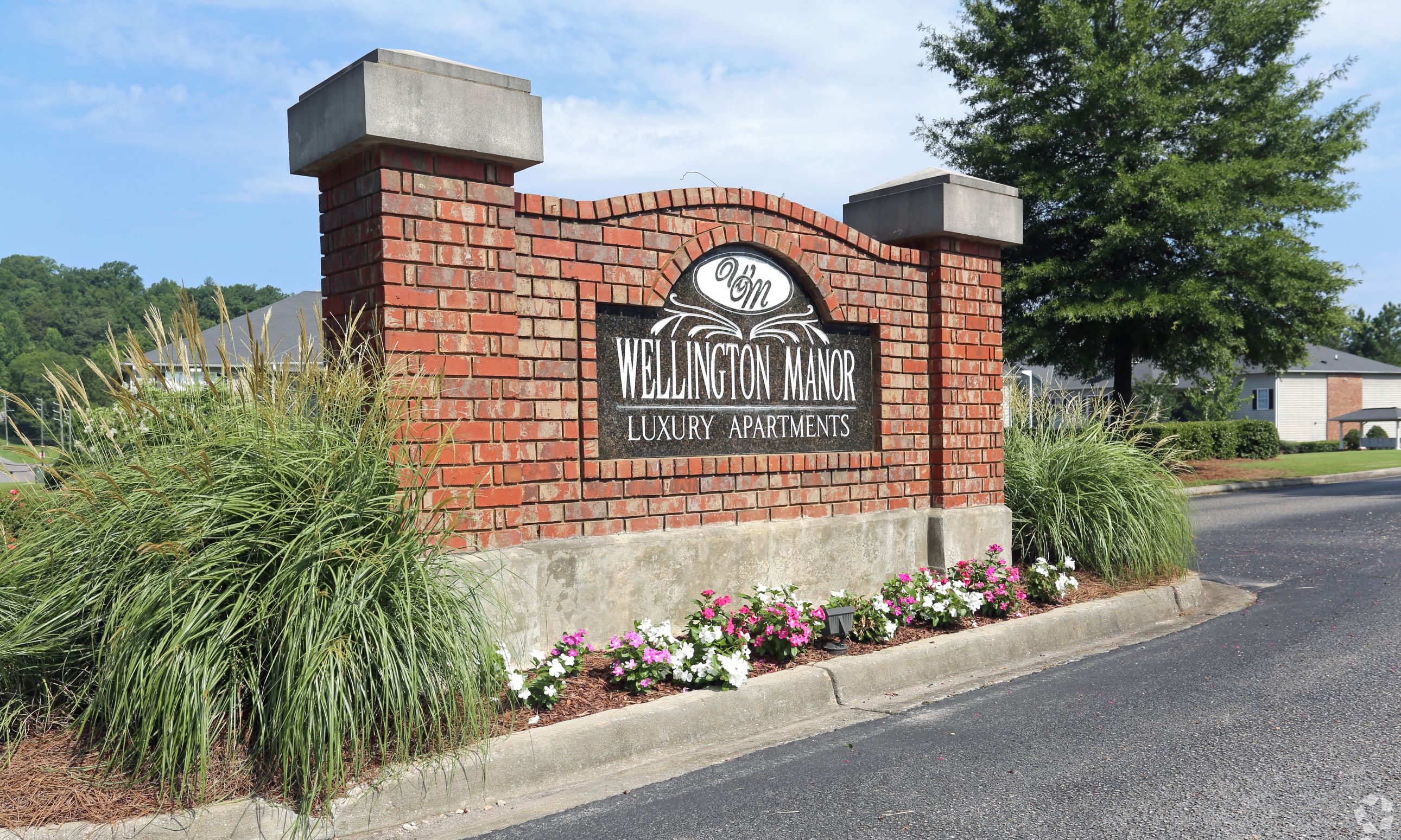 Wellington Manor Apts. Apartment and Community Amenities
